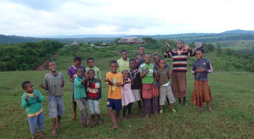 Rhotia Valley Tented Lodge And Children'S Home 卡拉图 外观 照片