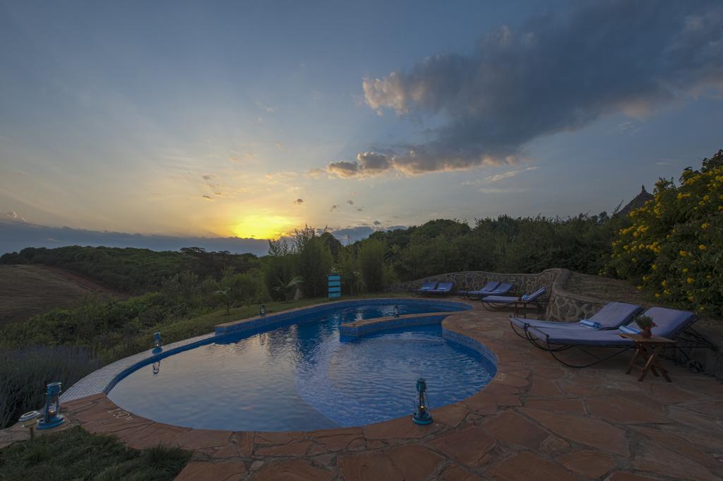 Rhotia Valley Tented Lodge And Children'S Home 卡拉图 外观 照片
